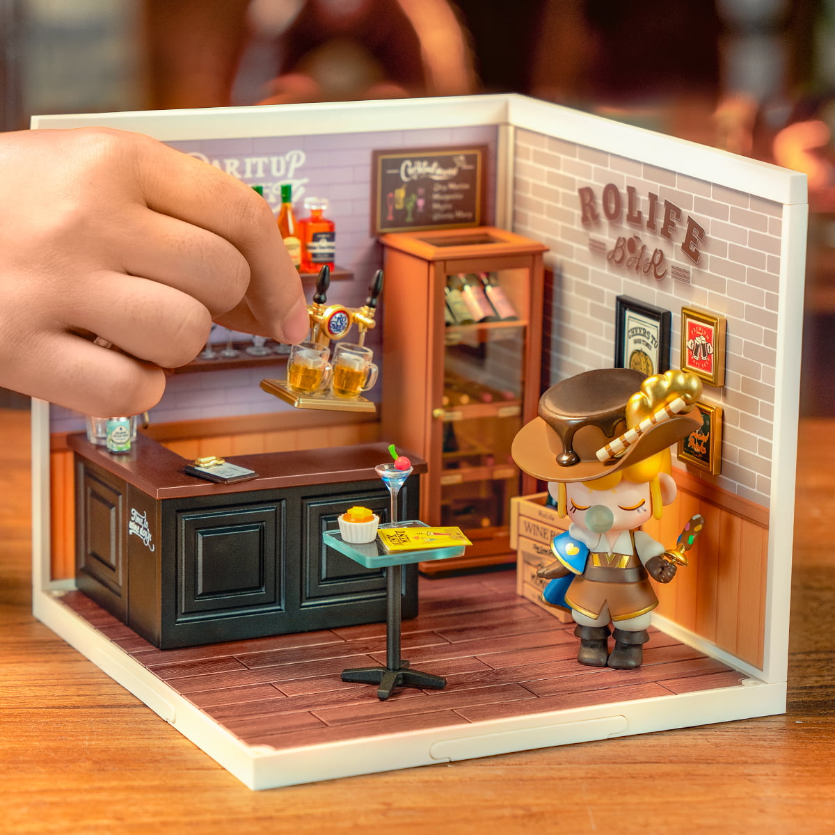 Cheers Bar & Pub Miniature DIY