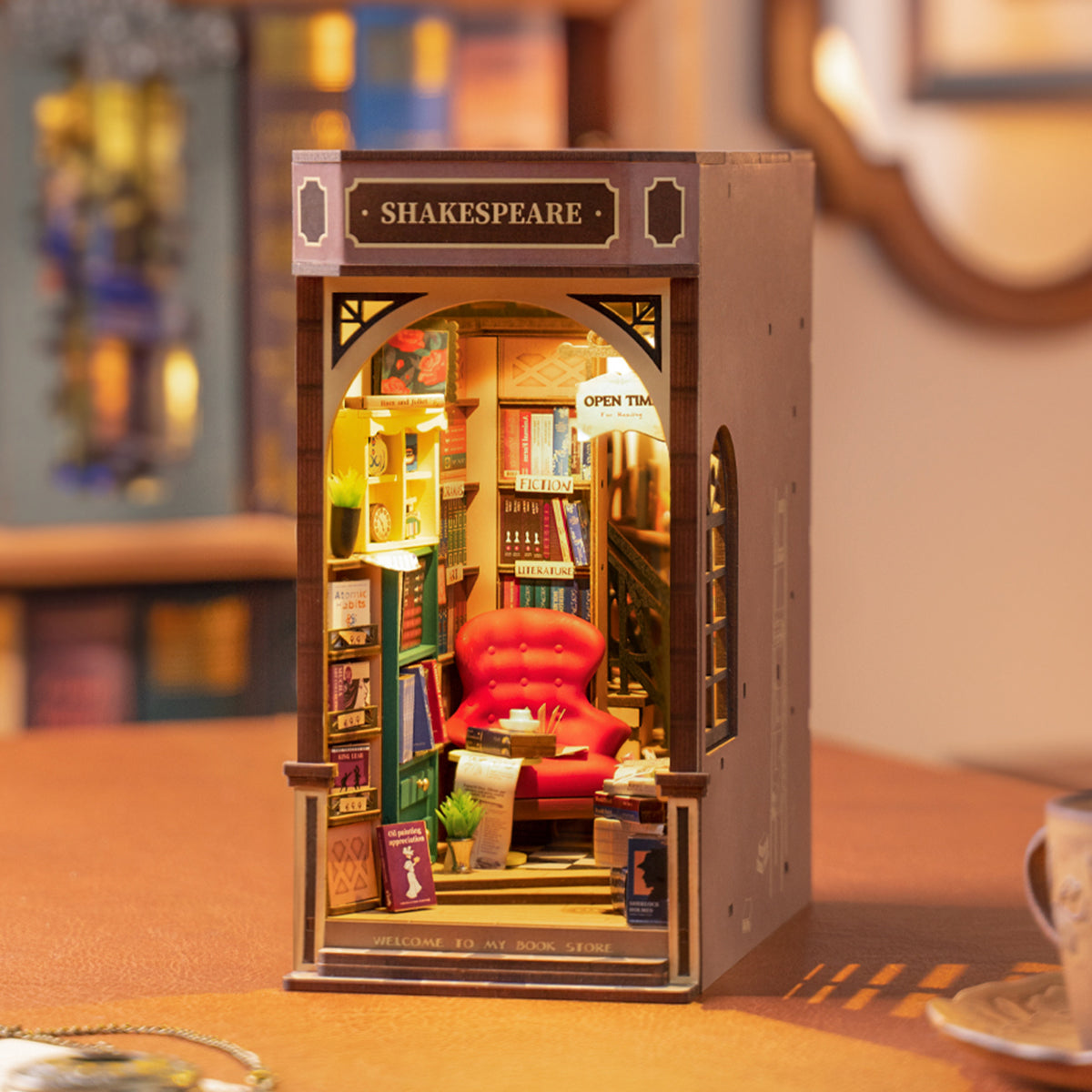 Shakespeare Book Nook DIY
